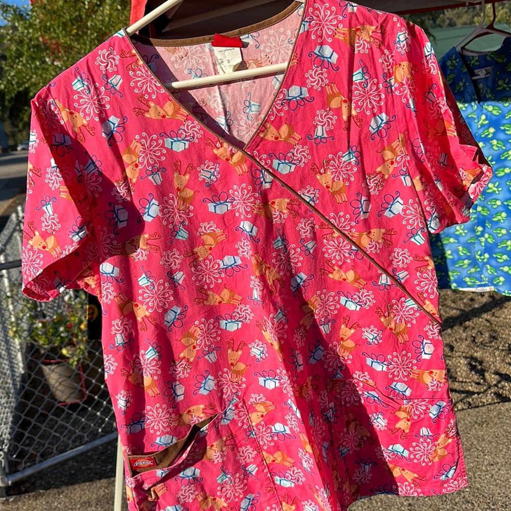 Dickies Scrub top